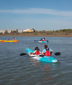 actividades naturaleza niños kayak